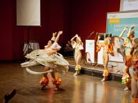 Sächsische Artistenschule e. V. mit „Hulla Hupp Show“